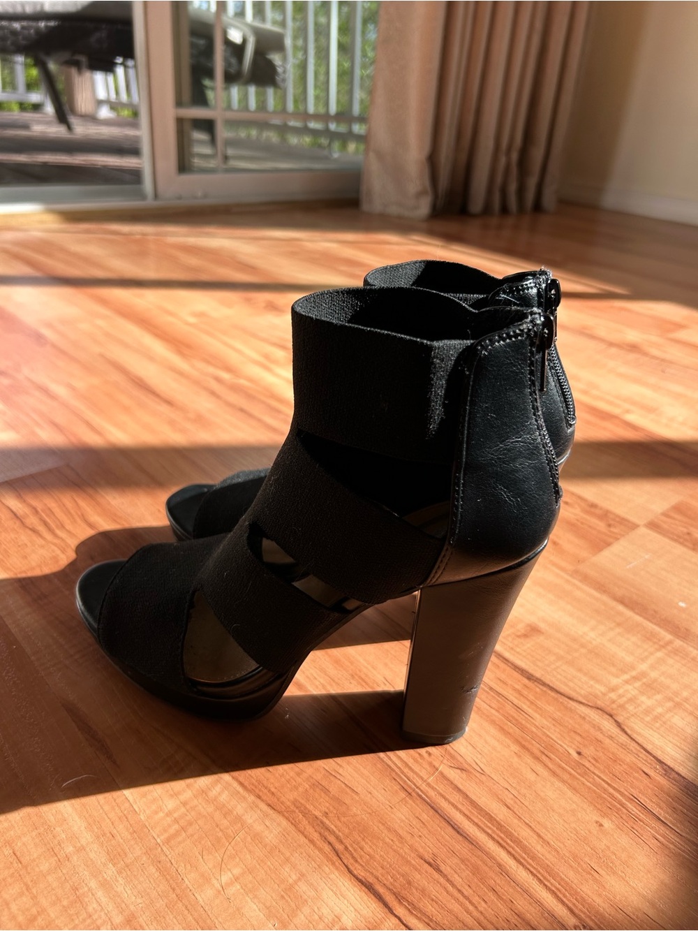 Report Chunky Stretchy Cross Strap Heels Boots Booties in Black Women’s Size 7.5